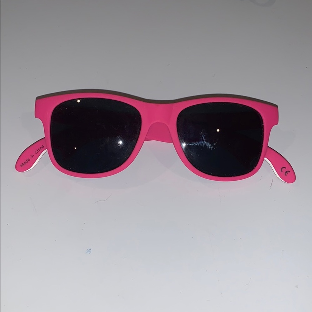 pink sunglasses